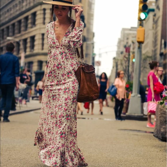 Dresses & Skirts - 🌹Romantic Rose Plunging V Neck Floral Maxi Dress